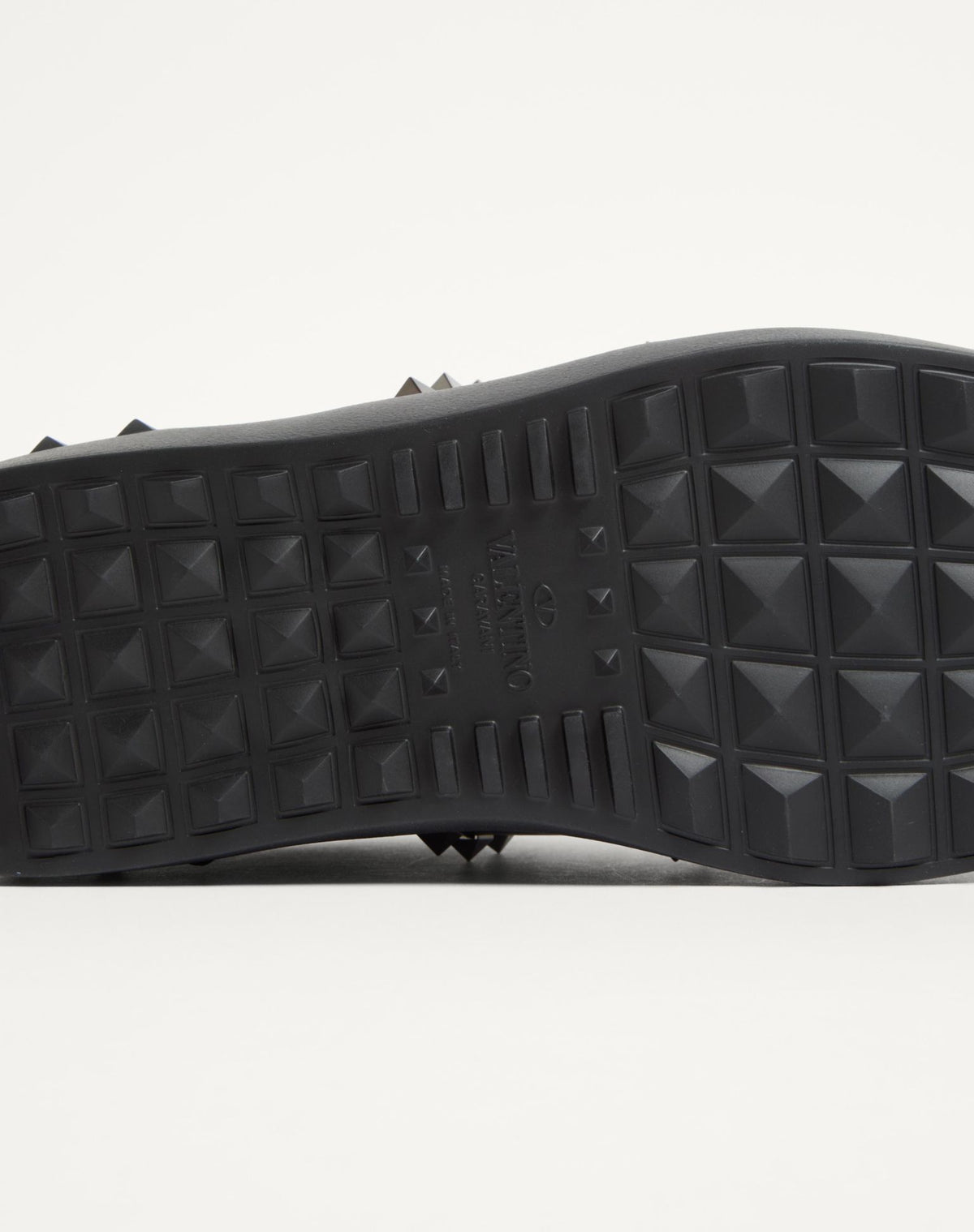 Valentino Garavani
Rockstud Untitled leather