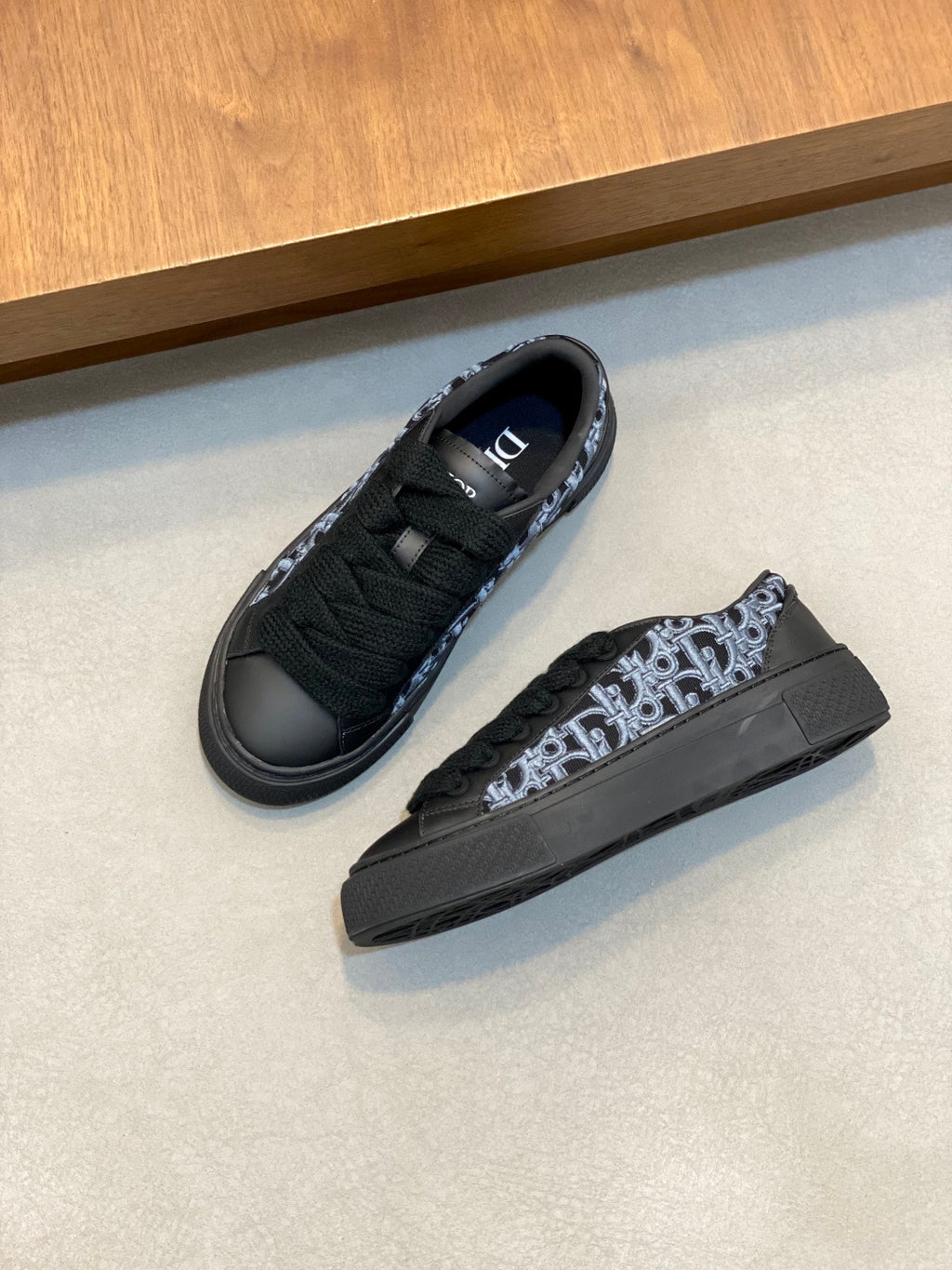 B33 Spin Sneaker – LIMITED AND NUMBERED EDITION