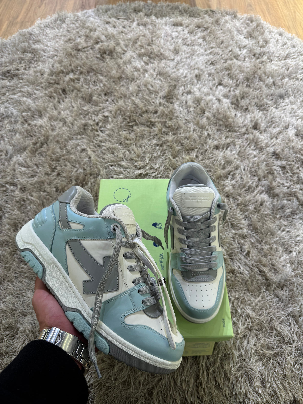 Off-White
Out Of Office leather sneakers