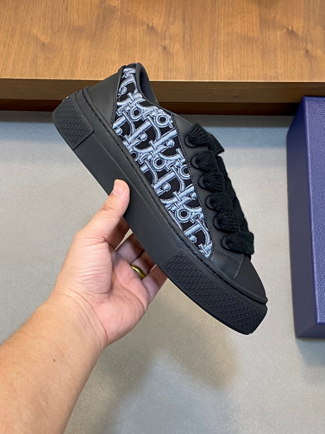 B33 Spin Sneaker – LIMITED AND NUMBERED EDITION