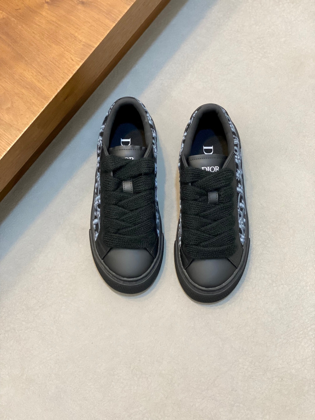 B33 Spin Sneaker – LIMITED AND NUMBERED EDITION