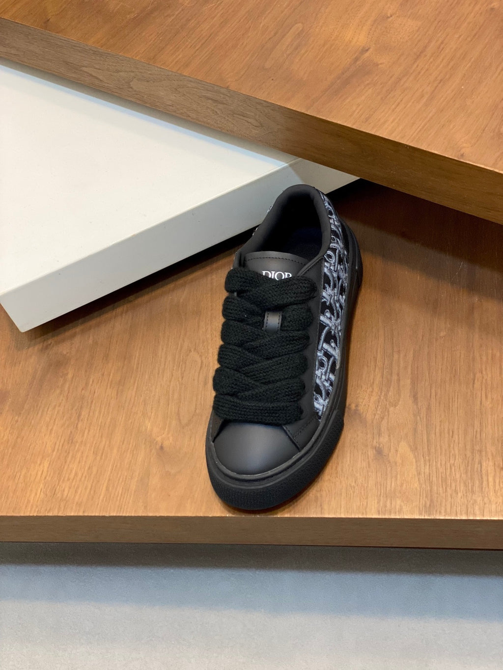 B33 Spin Sneaker – LIMITED AND NUMBERED EDITION